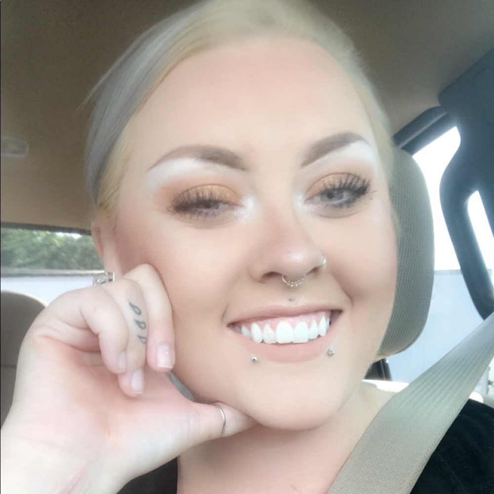 Meet your Posher, Shawna